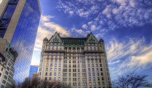 Preview wallpaper new york, building, clouds, sky, trees