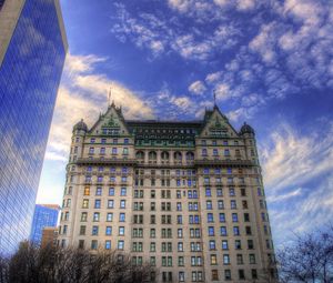 Preview wallpaper new york, building, clouds, sky, trees