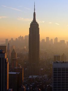 Preview wallpaper new york, dawn, fog, buildings, skyscrapers