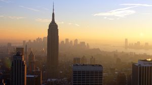 Preview wallpaper new york, dawn, fog, buildings, skyscrapers