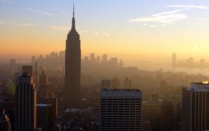 Preview wallpaper new york, dawn, fog, buildings, skyscrapers