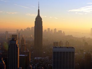 Preview wallpaper new york, dawn, fog, buildings, skyscrapers