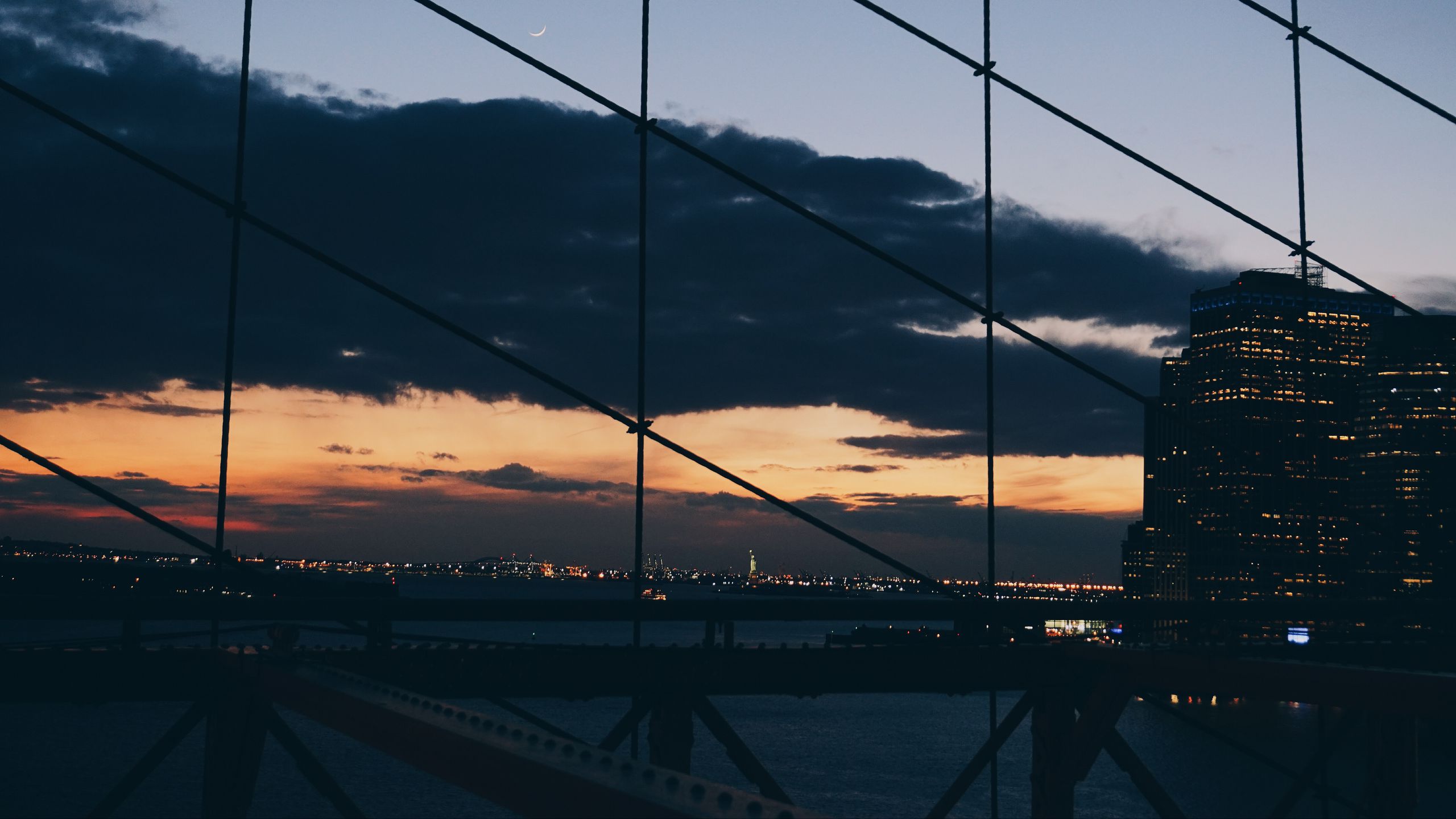 Download wallpaper 2560x1440 new york, night, building, mesh, bridge ...