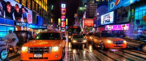 Preview wallpaper new york, night, taxi, pedestrian crossing