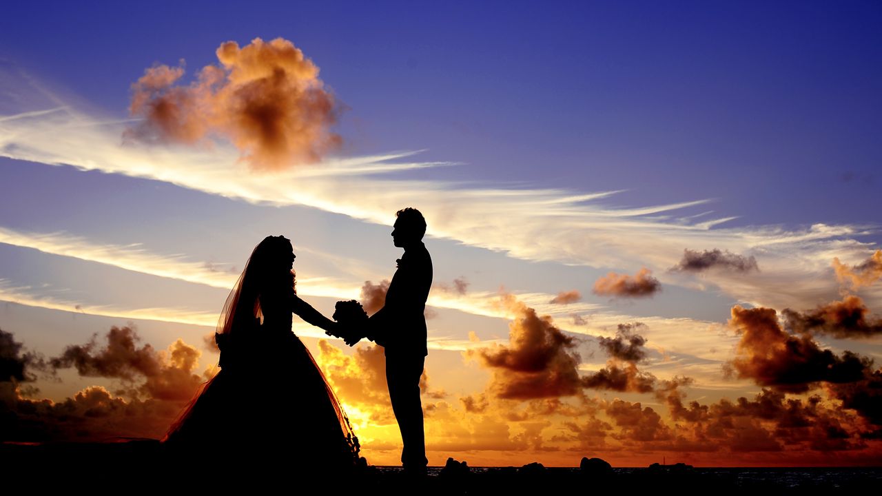 Wallpaper newlyweds, silhouettes, couple, love, sunset, clouds