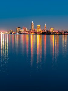 Preview wallpaper night city, city lights, panorama, beach, cleveland, ohio