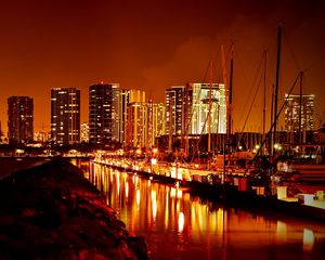 Preview wallpaper night city, glow, reflection