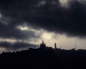 Preview wallpaper night, clouds, overcast, buildings, gaudi house, barcelona, spain
