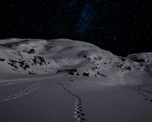 Preview wallpaper night, snow, mountains, footprints, winter