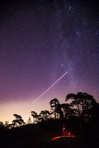 Preview wallpaper night, starry sky, meteor, man, silhouette, dark