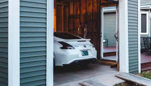 Preview wallpaper nissan 350z, nissan, sports car, car, garage