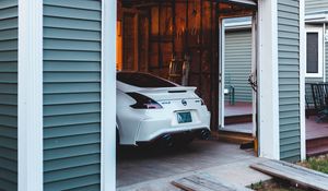 Preview wallpaper nissan 350z, nissan, sports car, car, garage