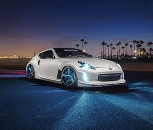 Preview wallpaper nissan, 370z, avant, white, side view