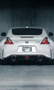 Preview wallpaper nissan, car, rear view, white