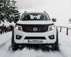 Preview wallpaper nissan, car, suv, white, front view, snow