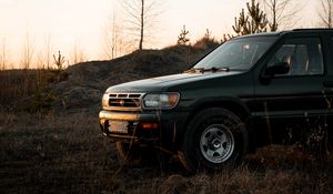 Preview wallpaper nissan, jeep, car, side view, sunset