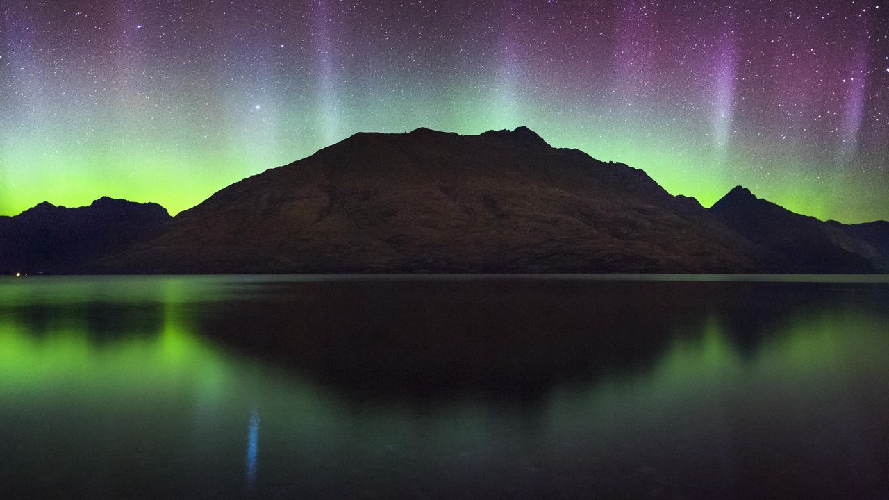 Wallpaper northern lights, aurora, mountain, lake, queenstown, new zealand