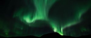Preview wallpaper northern lights, aurora, mountain, night, sky, green