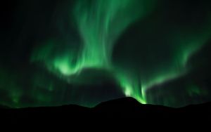 Preview wallpaper northern lights, aurora, mountain, night, sky, green
