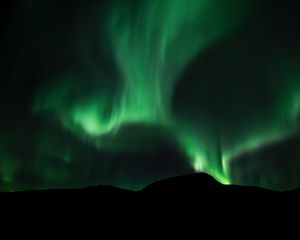 Preview wallpaper northern lights, aurora, mountain, night, sky, green