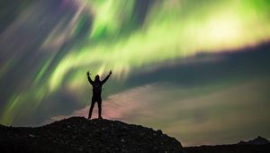 Preview wallpaper northern lights, aurora, silhouette, solitude, alone