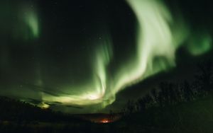 Preview wallpaper northern lights, aurora, sky, green, night, fascinating