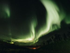 Preview wallpaper northern lights, aurora, sky, green, night, fascinating