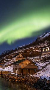 Preview wallpaper northern lights, building, slope, coast