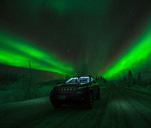 Preview wallpaper northern lights, car, starry sky, road, winter