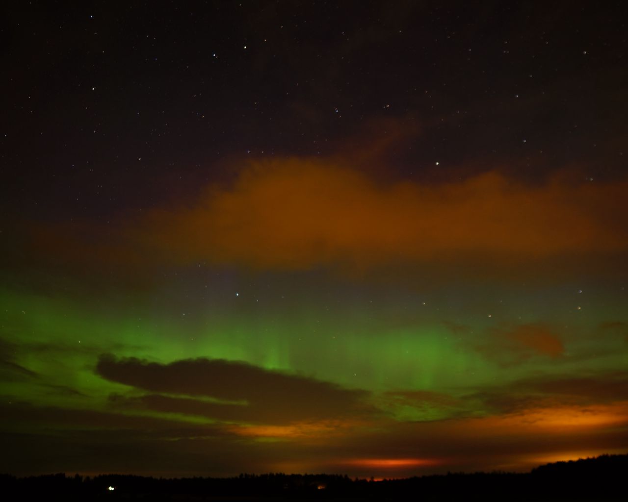 1280x1024 Wallpaper northern lights, clouds, stars, space, dark