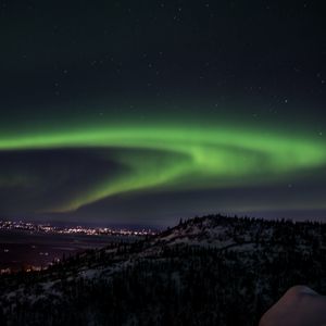 Preview wallpaper northern lights, hill, night, lights