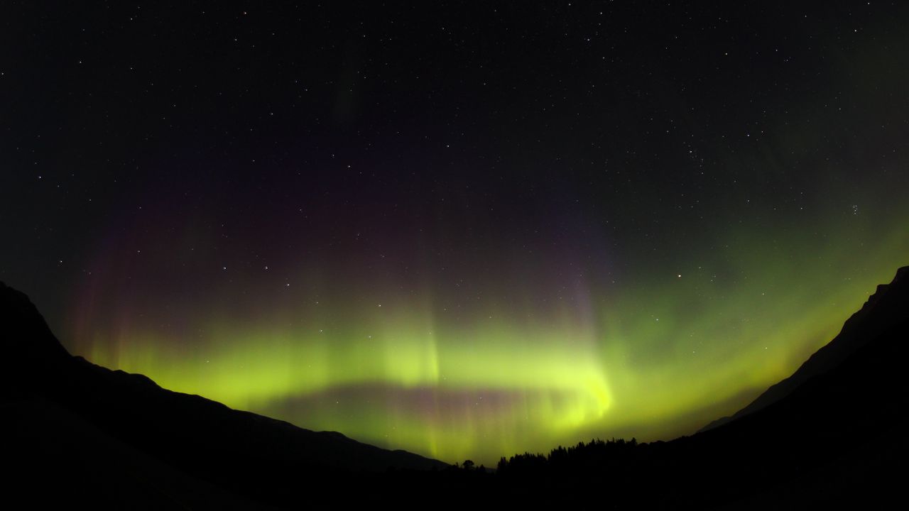 Wallpaper northern lights, hills, silhouettes, night