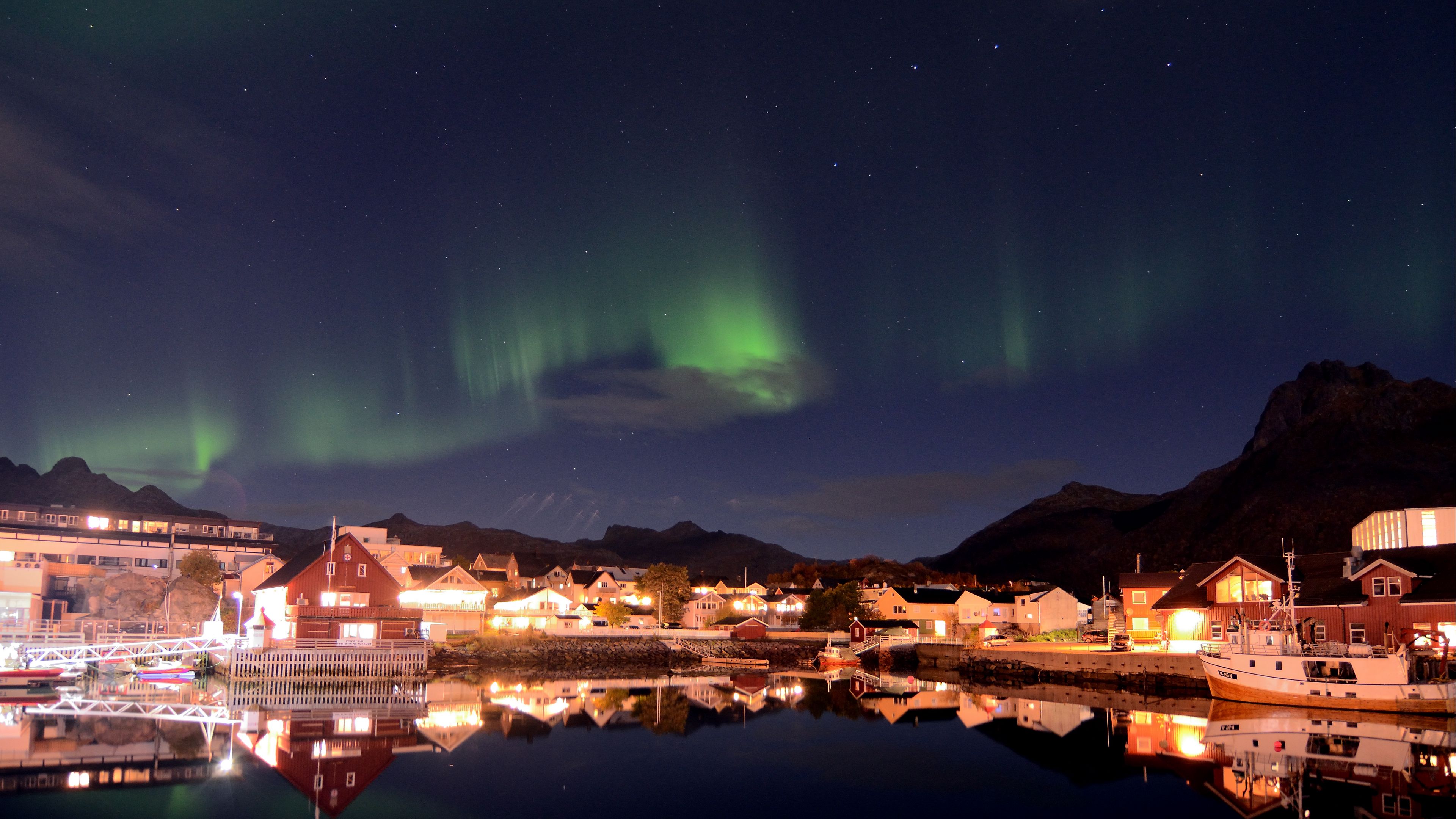 Download wallpaper 3840x2160 northern lights, houses, buildings ...