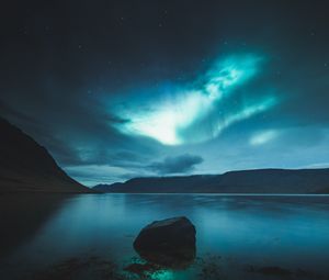 Preview wallpaper northern lights, lake, mountains, night, sky