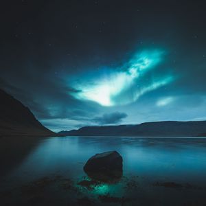 Preview wallpaper northern lights, lake, mountains, night, sky