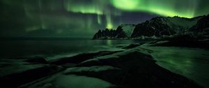 Preview wallpaper northern lights, mountains, shore, snow