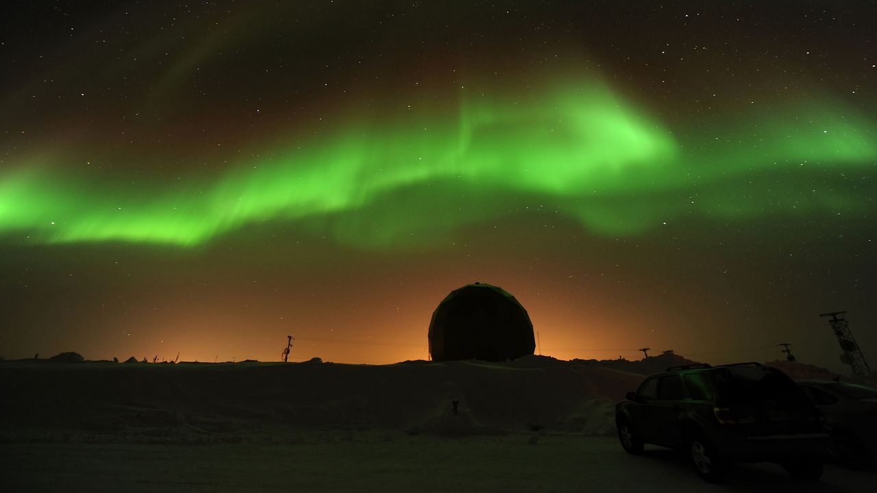 Wallpaper northern lights, night, silhouettes, snow, dark