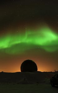 Preview wallpaper northern lights, night, silhouettes, snow, dark