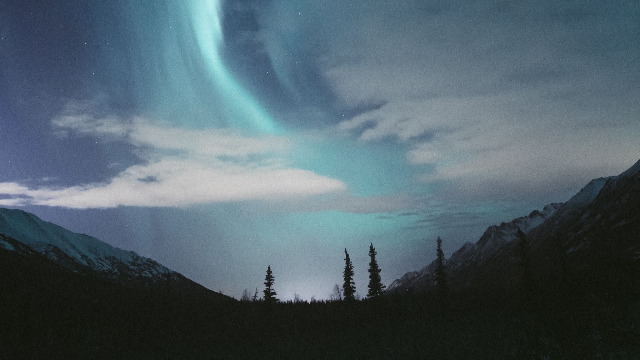 Download wallpaper 2048x1152 northern lights, sky, stars, anchorage