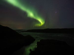 Preview wallpaper northern lights, starry sky, hills, river, night