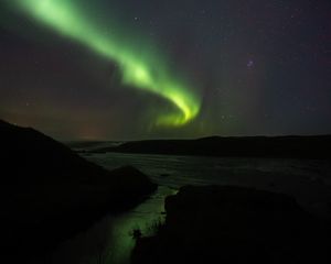 Preview wallpaper northern lights, starry sky, hills, river, night