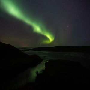 Preview wallpaper northern lights, starry sky, hills, river, night