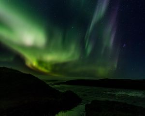 Preview wallpaper northern lights, starry sky, river, hills, night