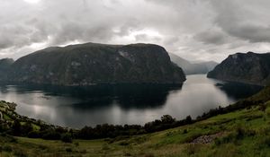 Preview wallpaper norway, eurlendford, river, grass, mountains