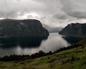 Preview wallpaper norway, eurlendford, river, grass, mountains