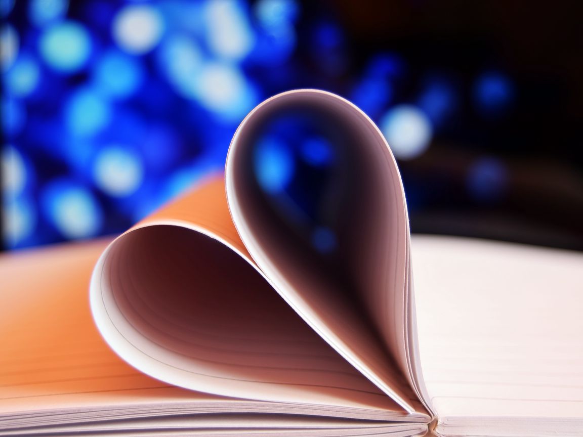 1152x864 Wallpaper notebook, heart, pages
