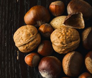 Preview wallpaper nuts, hazelnuts, walnuts