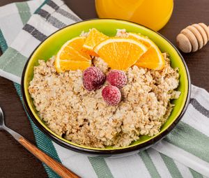 Preview wallpaper oatmeal, porridge, berries, fruit, bowl, breakfast