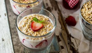 Preview wallpaper oatmeal, strawberries, berries, breakfast