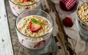 Preview wallpaper oatmeal, strawberries, berries, breakfast